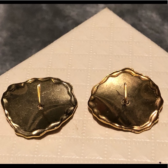 ♥️Vintage-Orange/Cream Colored, Gold Tone Earrings - Picture 3 of 3